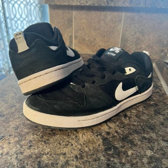 Nike alleyoop SB size 6.5 men’s 8 women’s - Picture 3 of 3